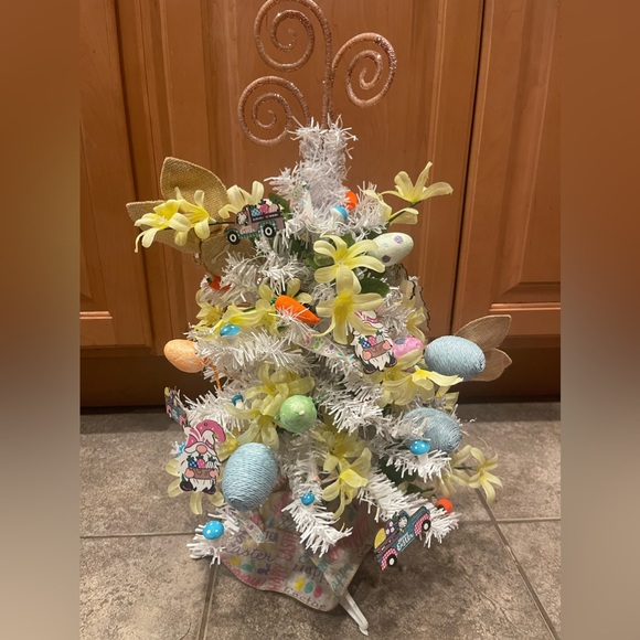 Easter Table Top Decoration Tree - Picture 4 of 6